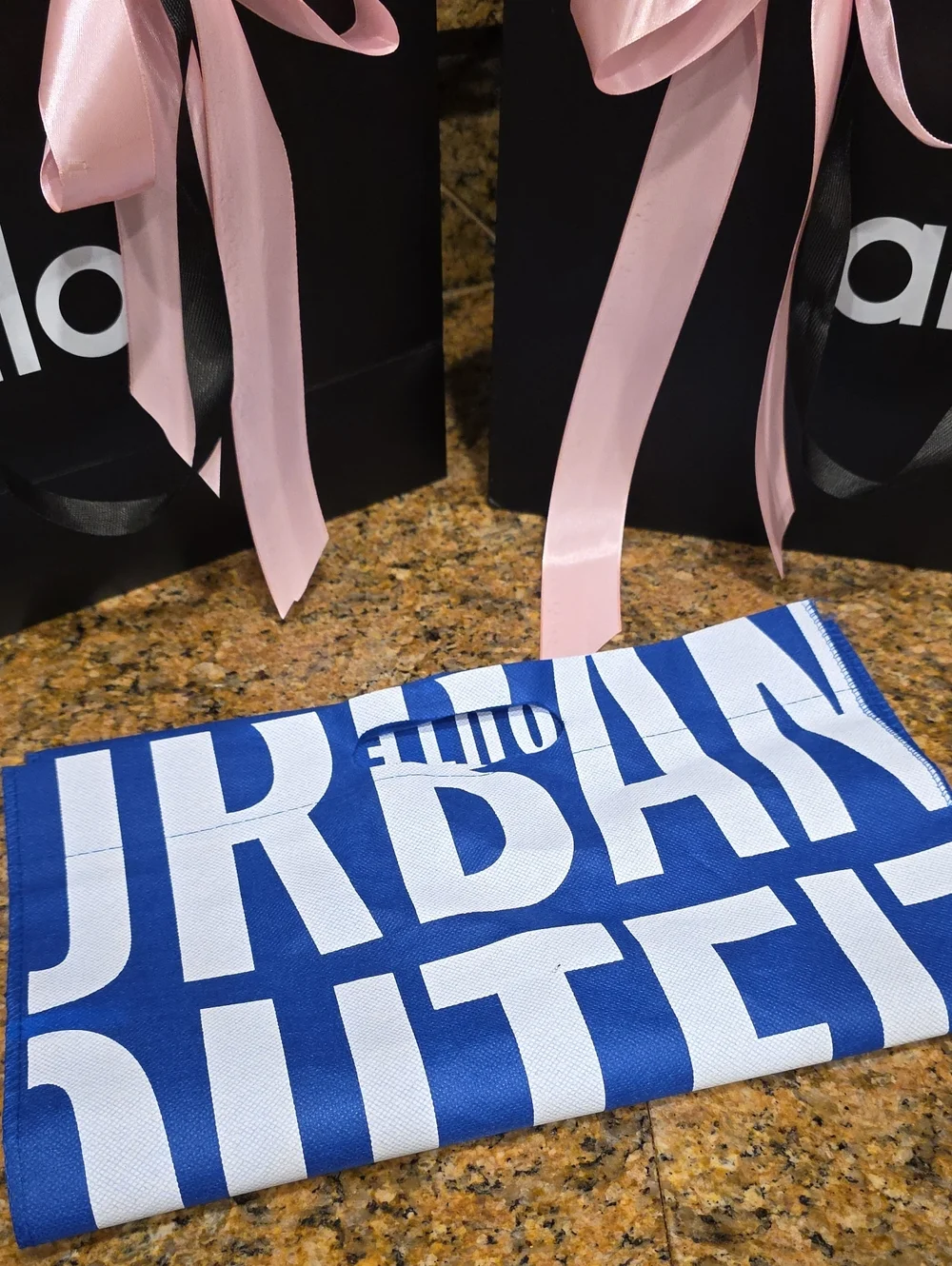 Alo-Lulu-Sephora-Urban Totes